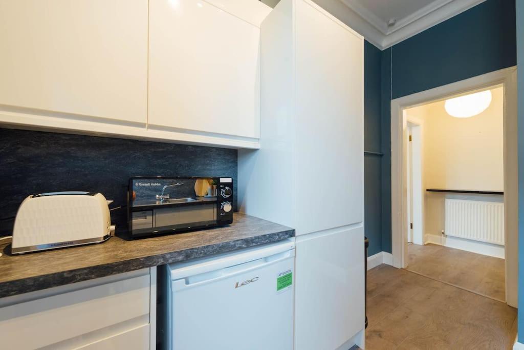 Stylish Stirling Apartment - Free Parking Eksteriør billede